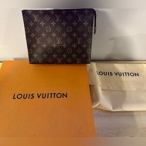 Louis Vuitton monogram toiletry pouch 26